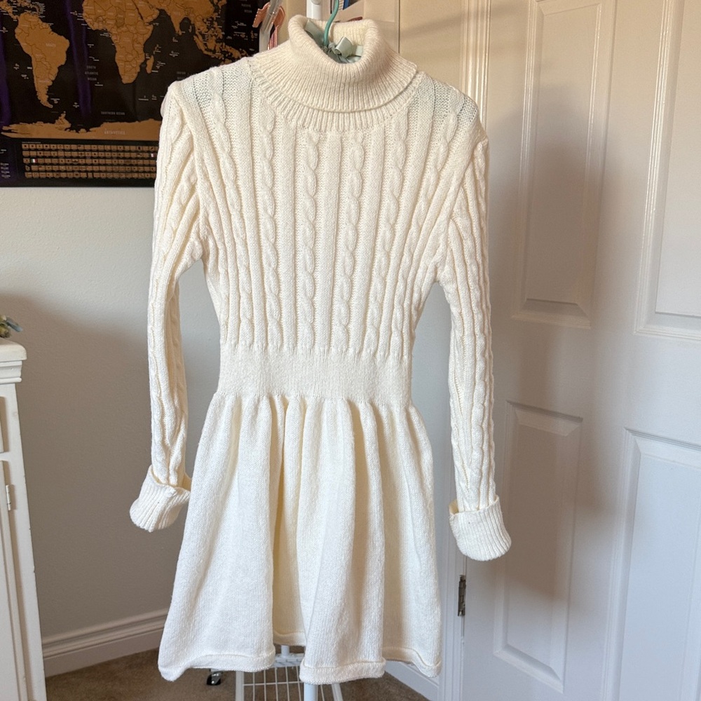 Elegant White Cable Knit Sweater Dress
